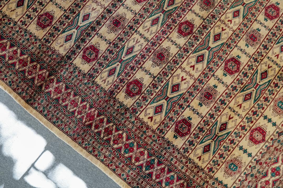 パキスタン手織り絨毯