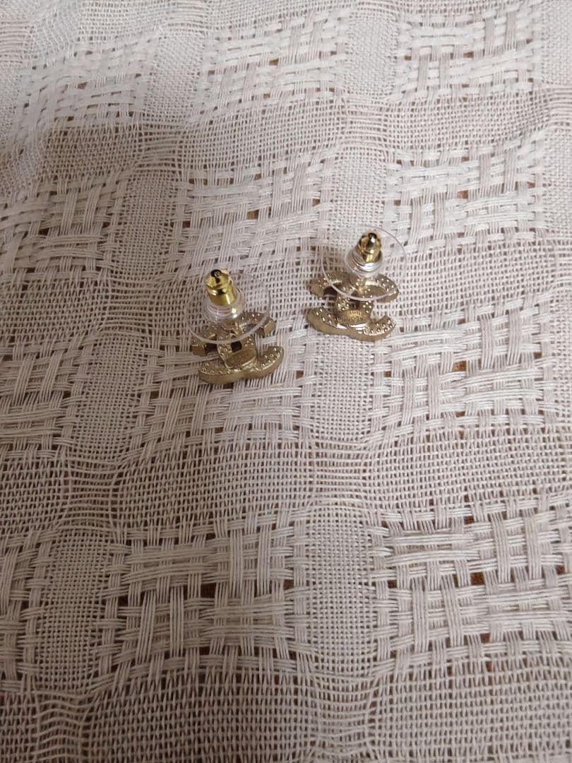 極美品 シャネル COCOマークピアス メタル&ストラスゴールド 両耳