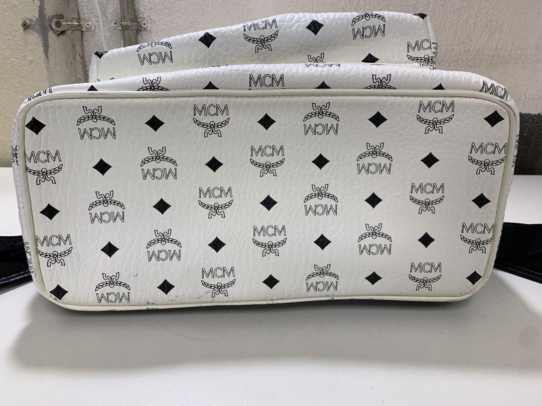 j89 MCM リュック　ホワイト