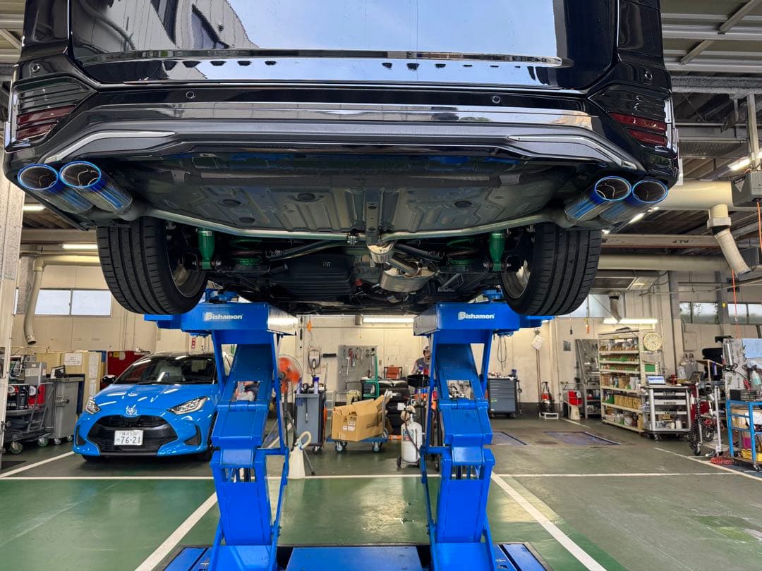 ガナドールマフラー4本出し　90ノア