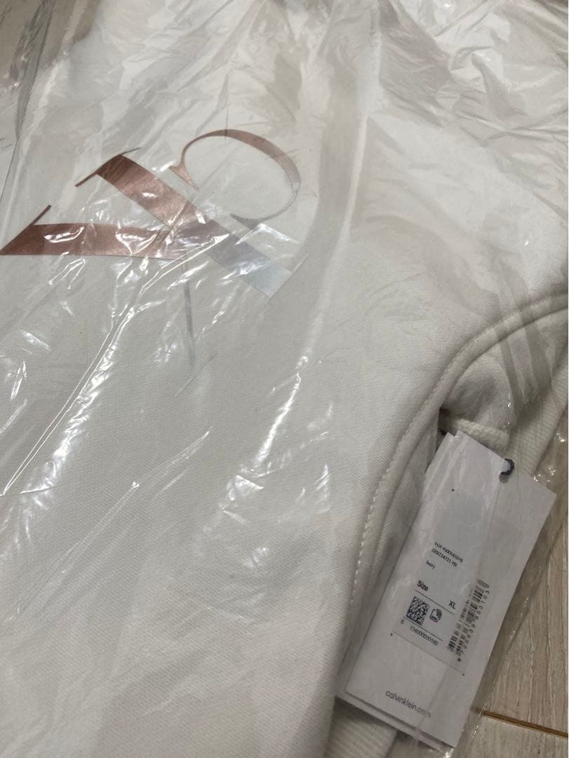 Calvin Klein (カルバンクライン) ロゴスウェットパーカー XL Calvin Klein (カルバンクライン) ロゴスウェットパーカー XL