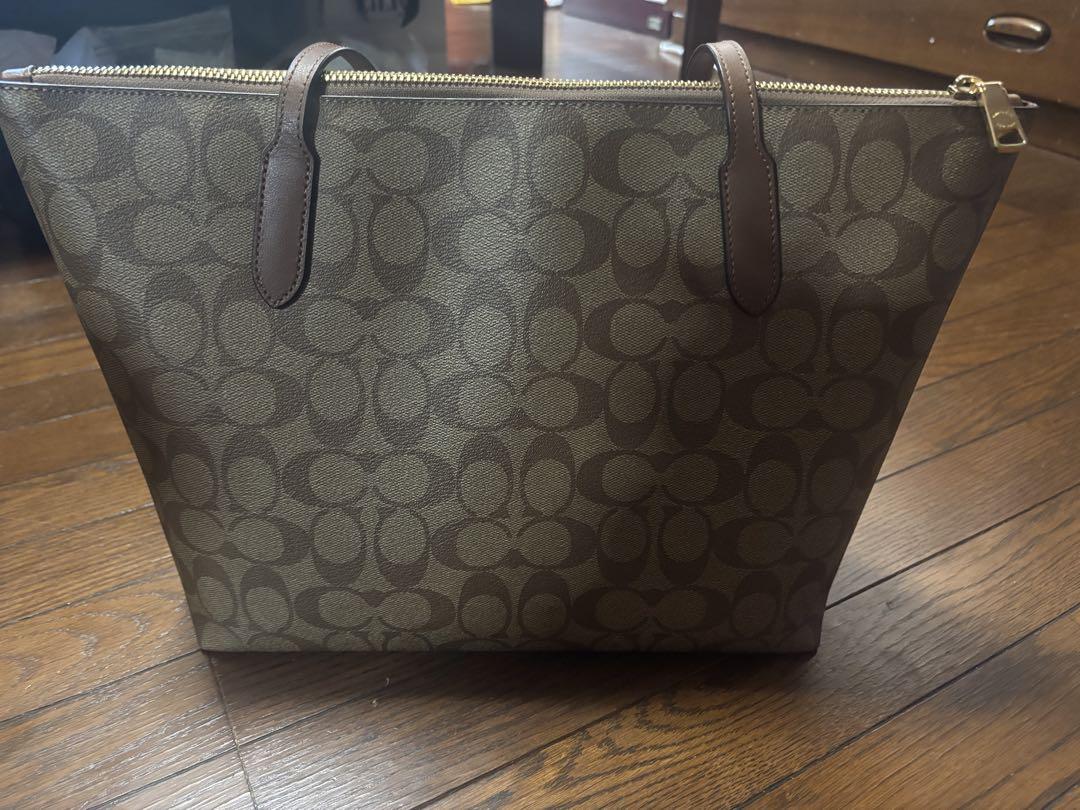 Coach ブラウン ロゴトートバッグ