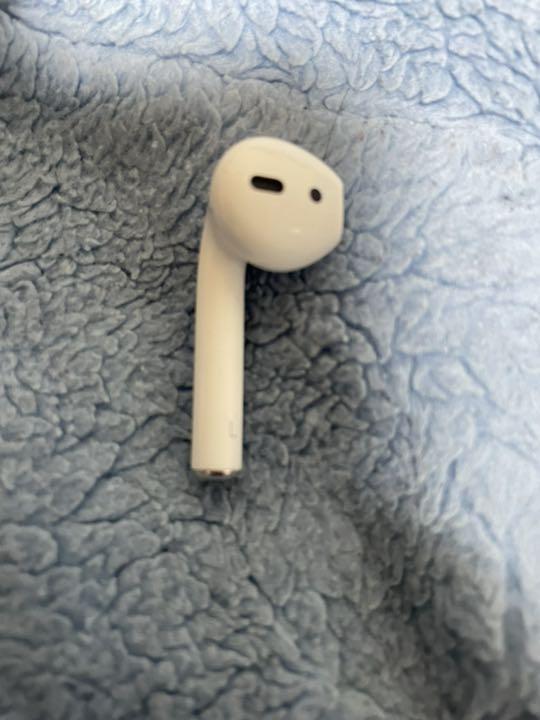 特価在庫 AirPods ケース カバー付き fLlOS-m49781048779 片耳 セール新品