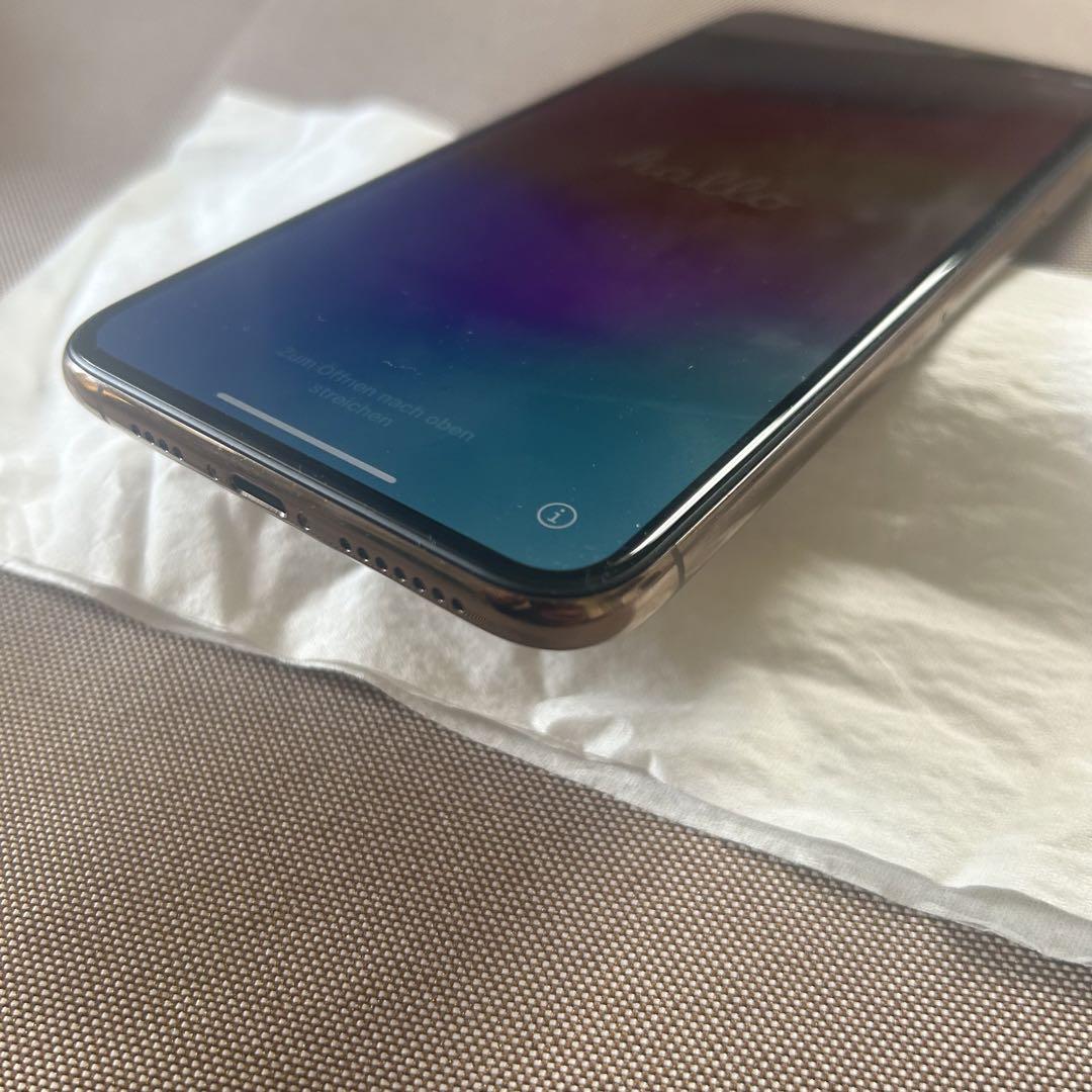 iPhone11proMAX 256GB ゴールド　新品　docomo補償品