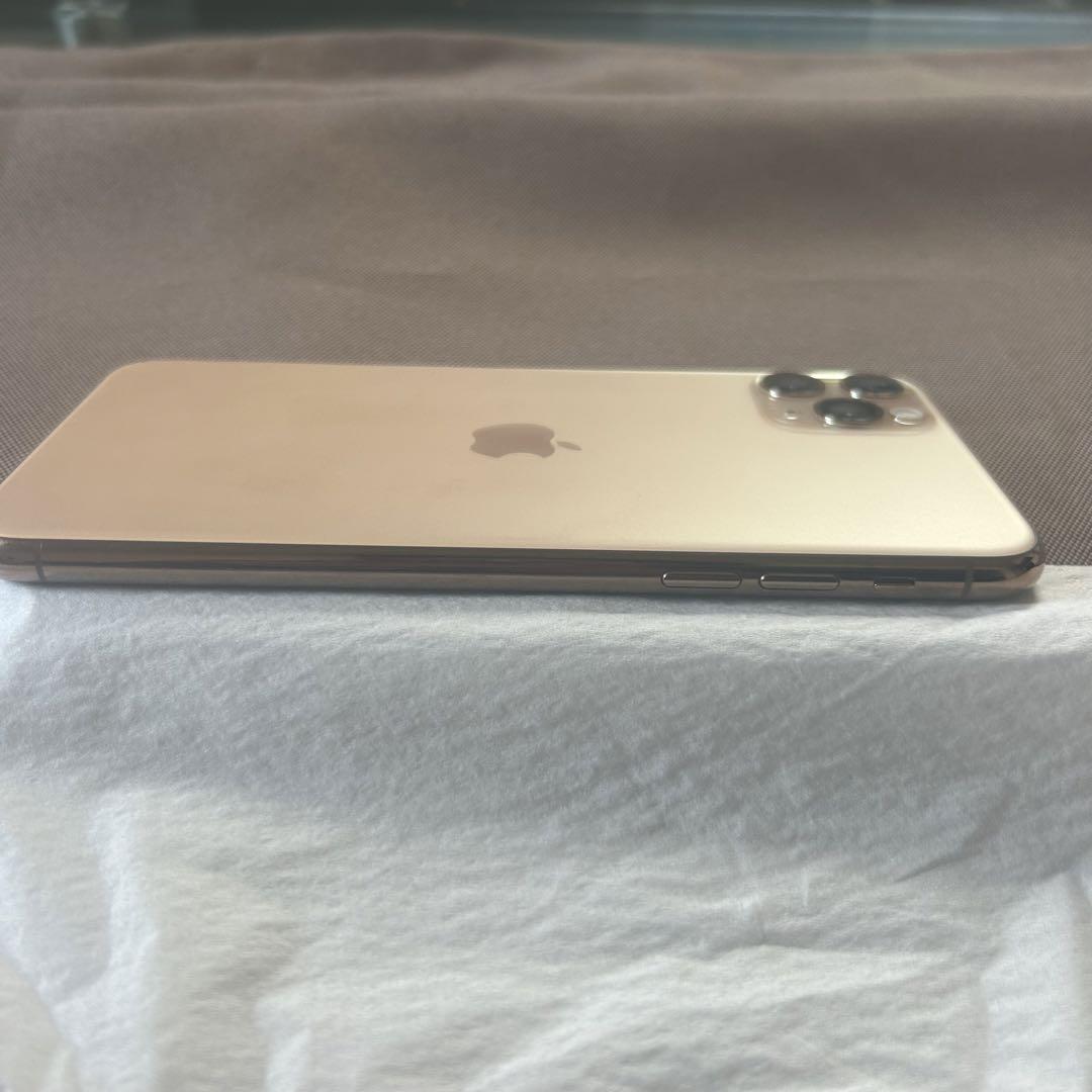 iPhone11proMAX 256GB ゴールド　新品　docomo補償品