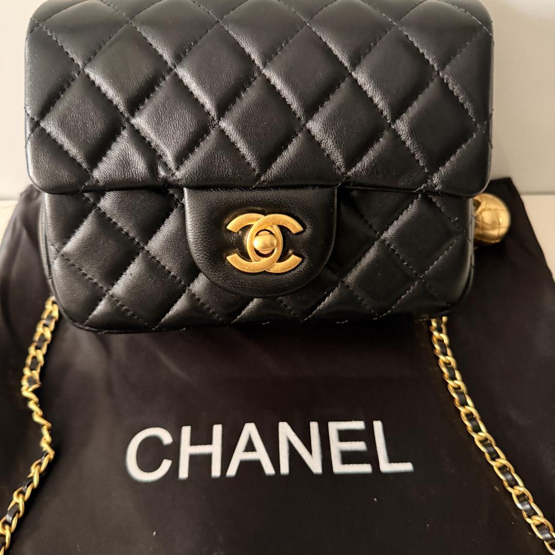 CHANEL ブラック キルティング ショルダーバッグ CHANEL ブラック キルティング ショルダーバッグ