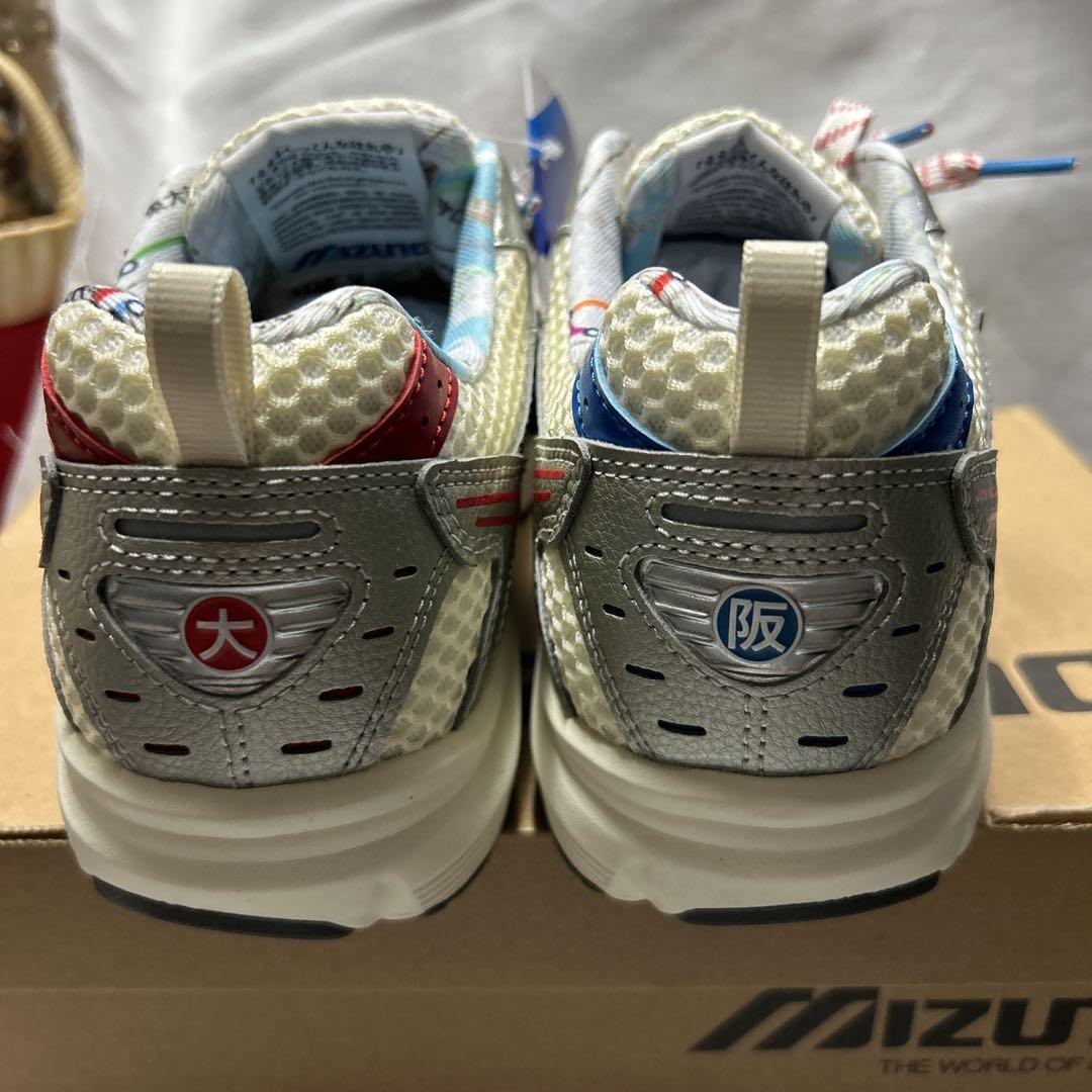Mizuno ランニングシューズ シルバー