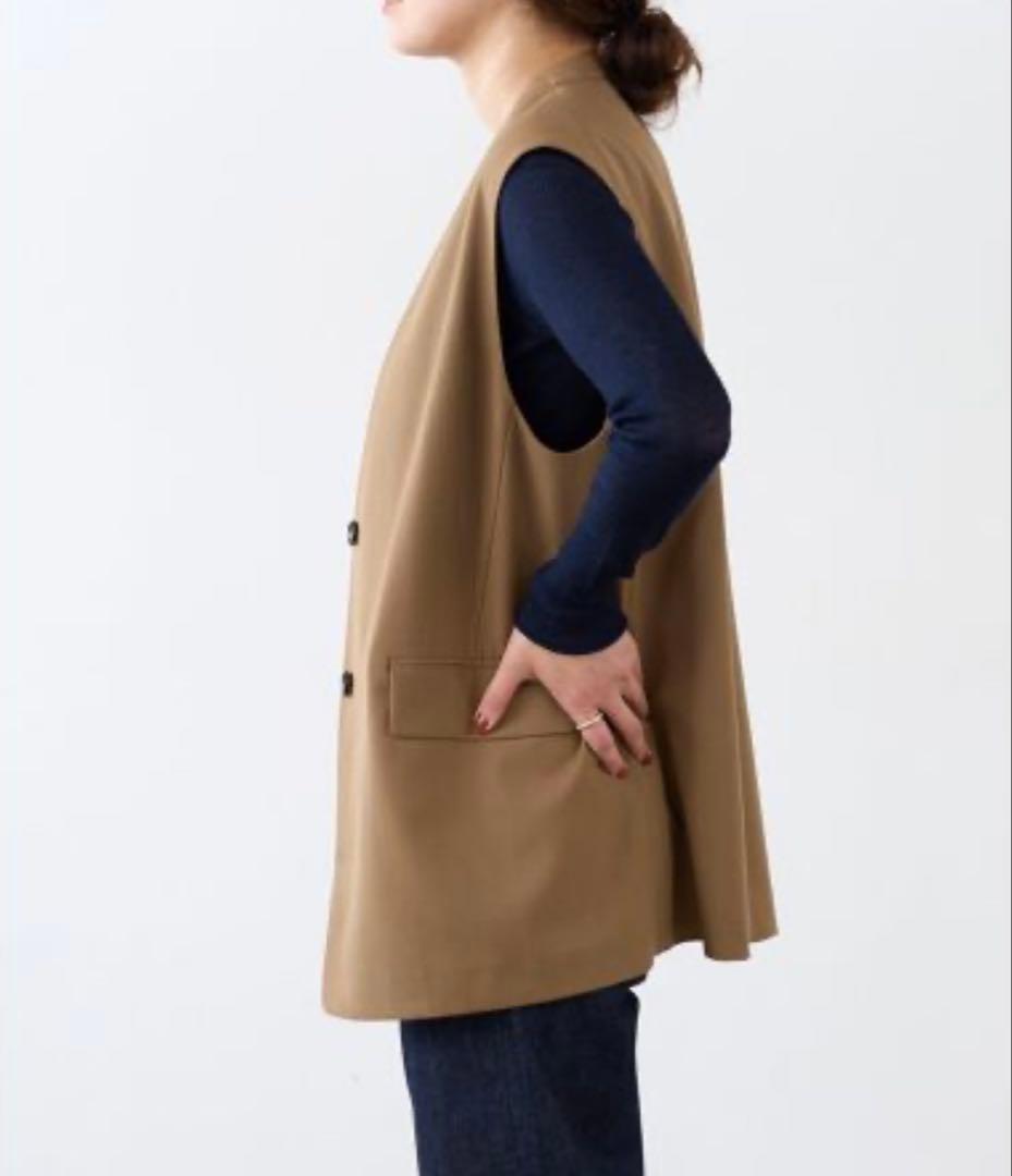 カラーレス2ボタンベスト