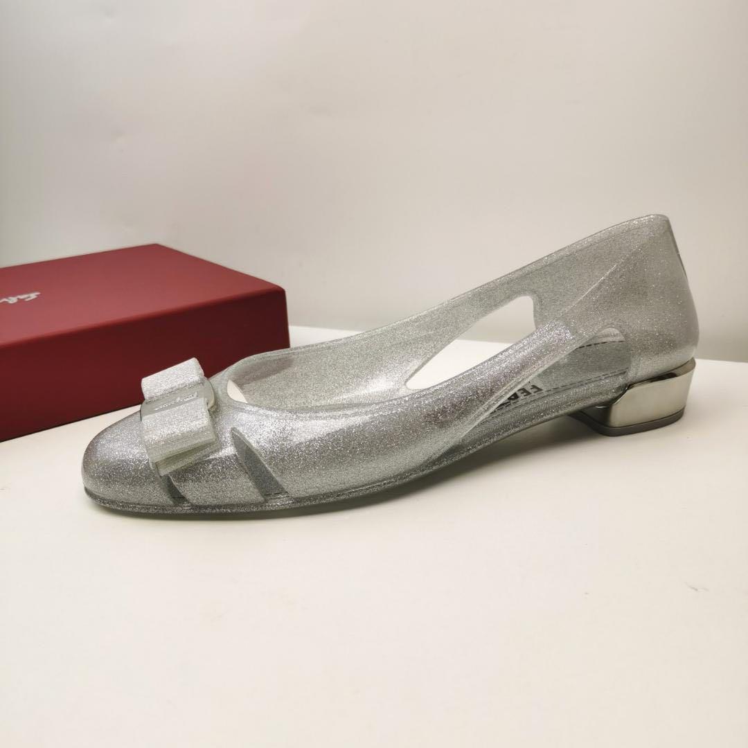 Ferragamo ジェリーシューズ レディース 蝶リボン サンダル ぎんいろ