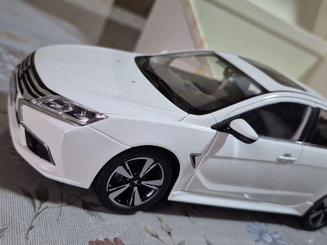 WEB限定お買い得商品の新着アイテム 貴重】三菱グランドランサー サンルーフ付き セダンミニカー ミニカー