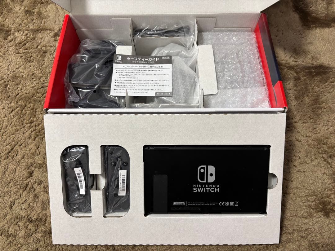 【美品】NintendoSwitch本体 + プロコン(純正)+ モンハンライズ 【美品】NintendoSwitch本体 + プロコン(純正)+ モンハンライズ