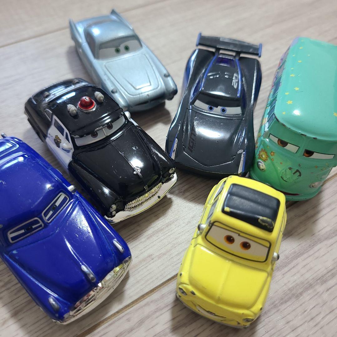 【廃盤あり】カーズ ミニカー セット 19台 トレーラー（マック）付き カーズ ミニカーセット 19台 トレーラー付き - メルカリ