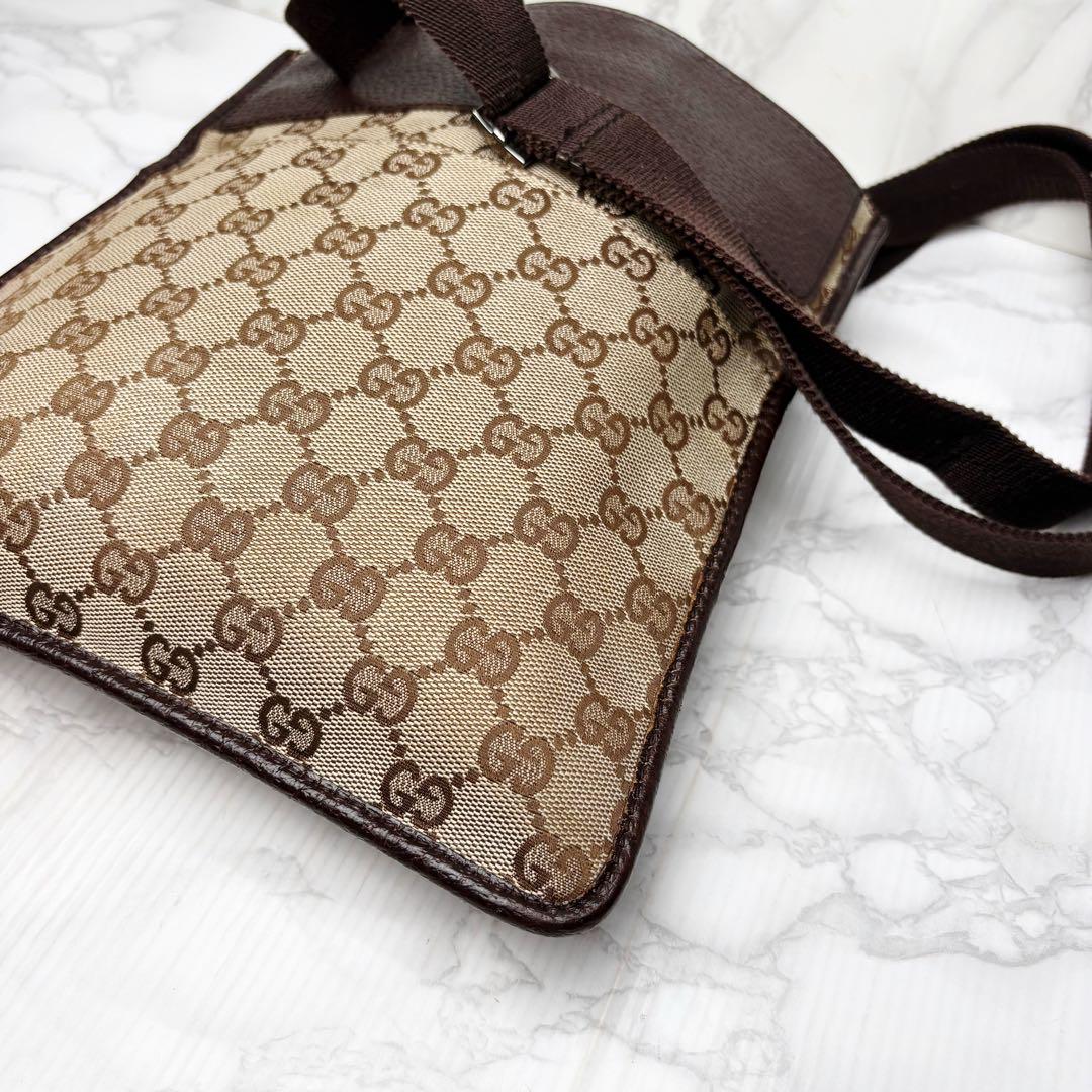 011 美品 GUCCI ショルダーバッグ 斜めがけ GGキャンバス nd8