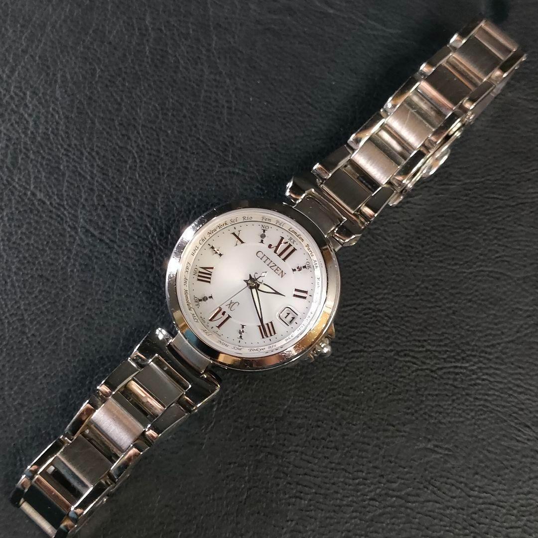 極美品　CITIZEN　シチズン　XC　ホワイト　シルバー　ソーラー　箱付　時計
