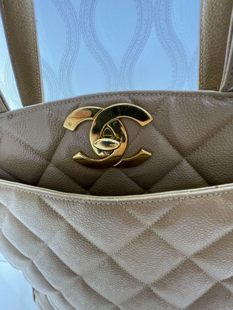 CHANEL ベージュ キルティング トートバッグ