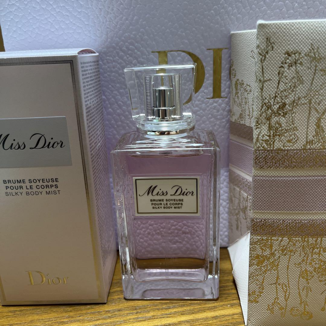 ミス ディオール シルキー ボディ ミスト 100ml