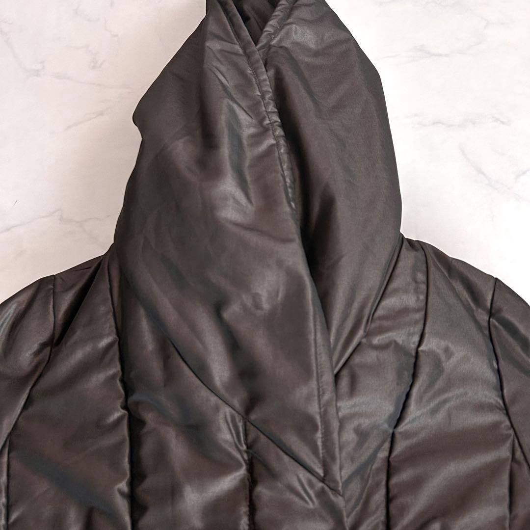 スーパービューティ ボリュームフードのベルト付ダウンコート 42 ブラウン 茶色 スーパービューティ ボリュームフードのベルト付ダウンコート 42 ブラウン 茶色