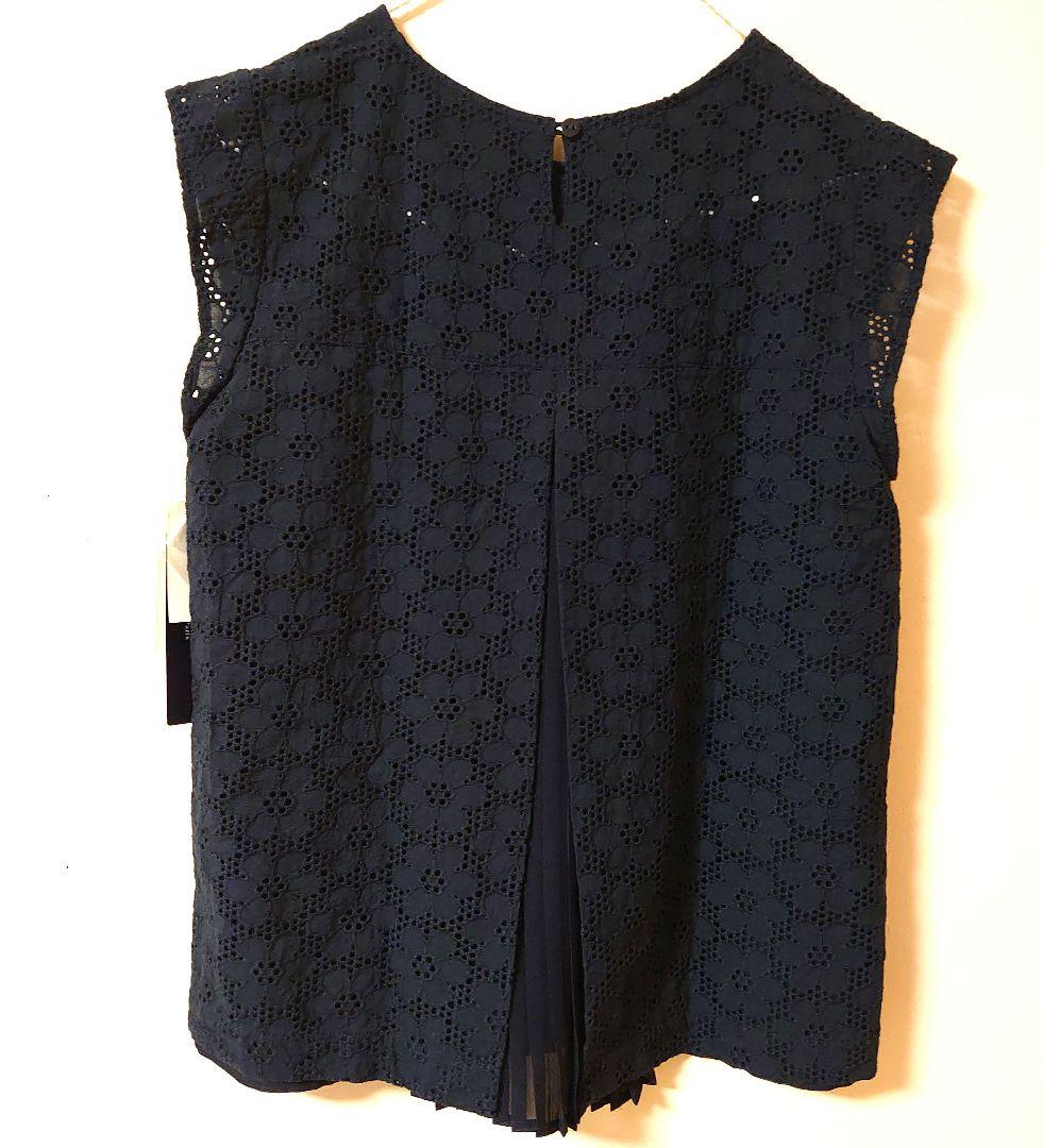 新品タグ付きAnna Nicola ネイビー レース バックプリーツノースリーブ 新品タグ付きAnna Nicola ネイビー レース バックプリーツノースリーブ