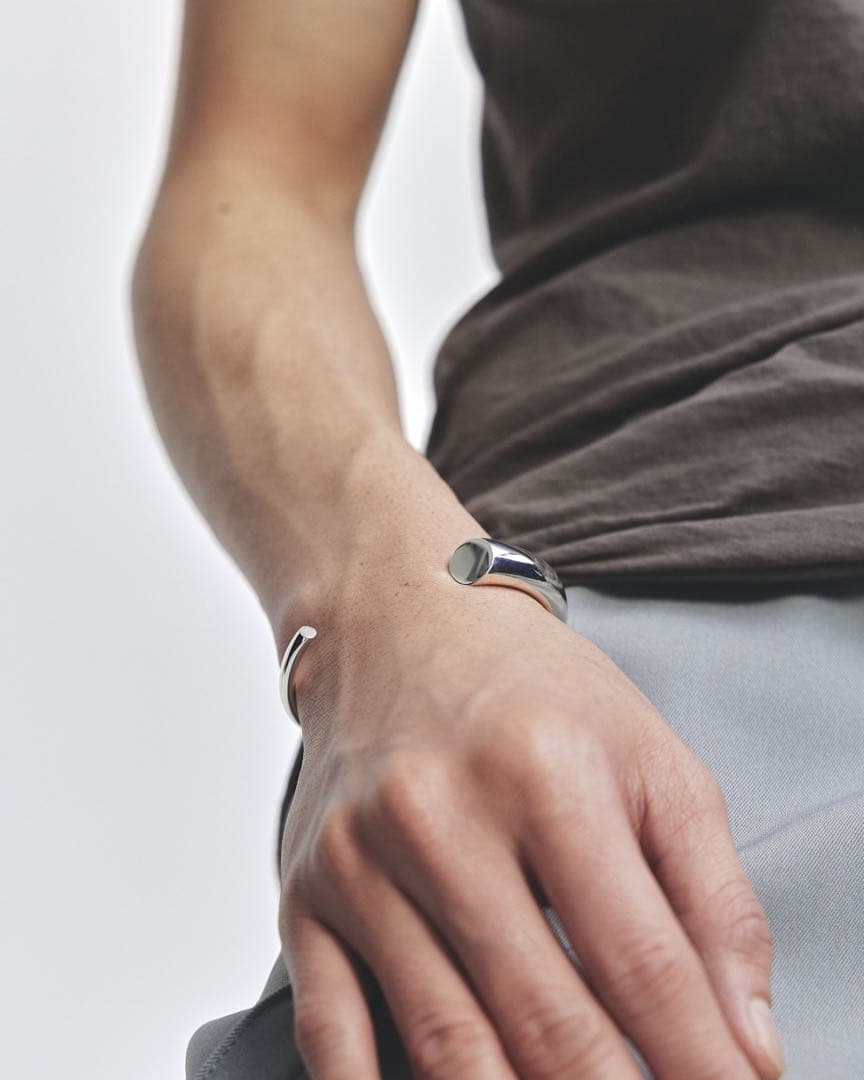 ヒアーズ 202 HORN BANGLE サイズ2 【Silver925】 ヒアーズ 202 HORN BANGLE サイズ2 【Silver925】