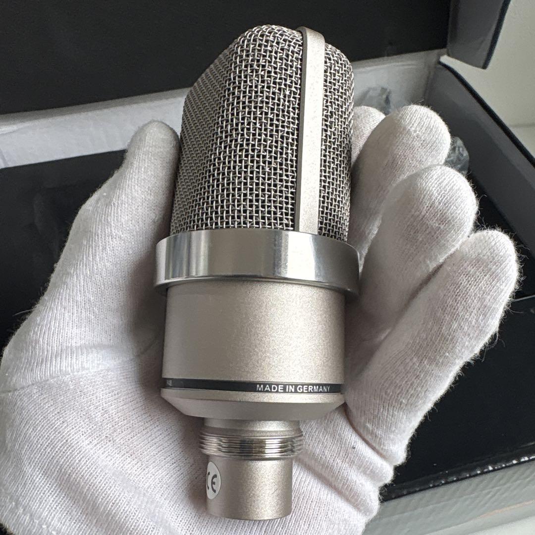 TLM102 コンデンサーマイク