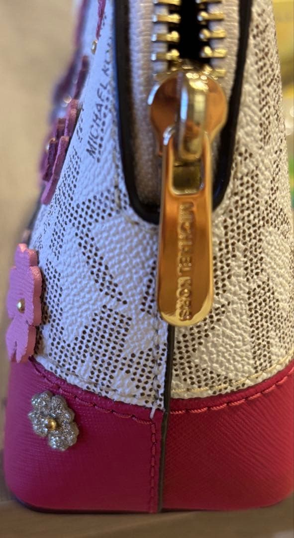 MICHAEL KORS フラワーポーチ