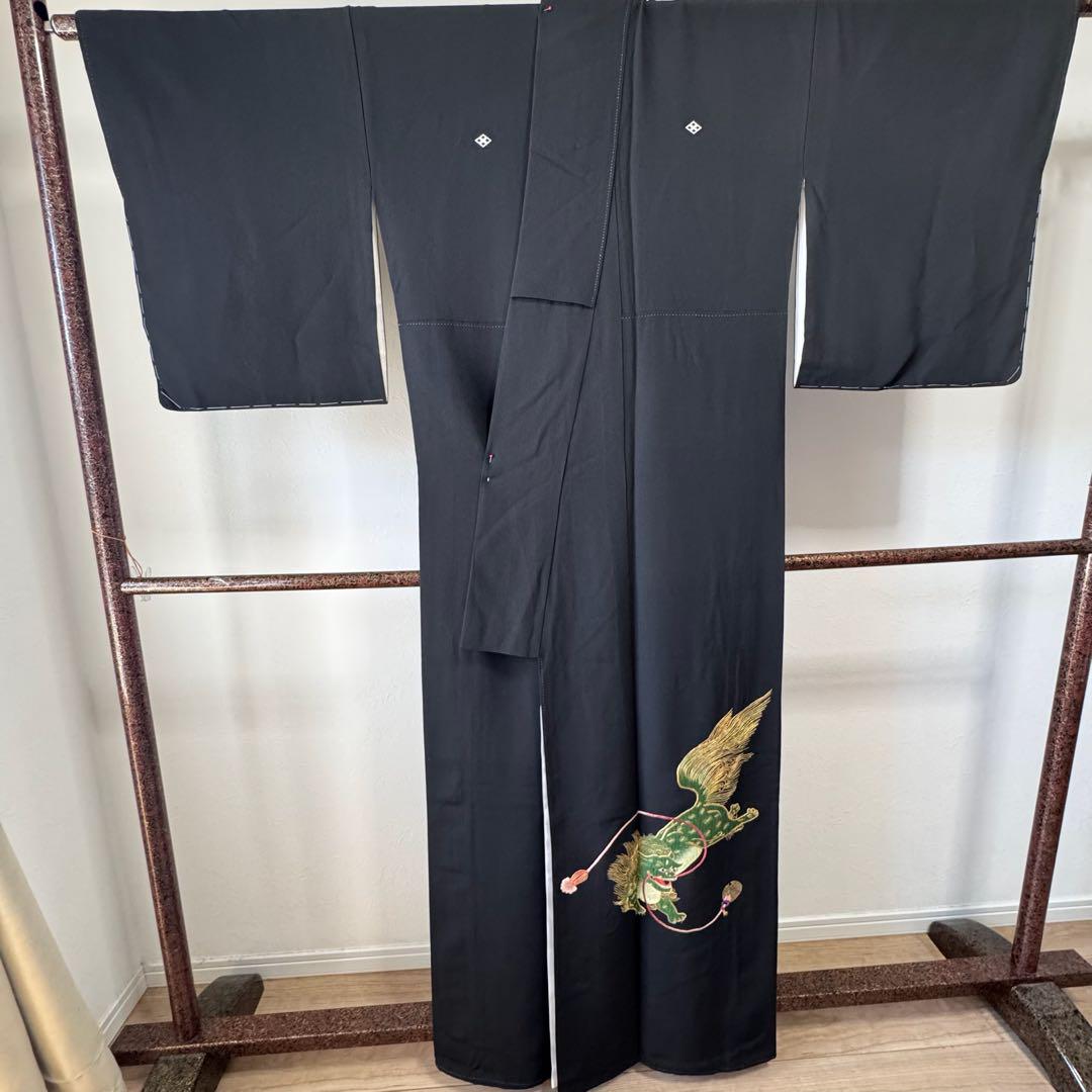 超美品 正絹着物 黒留袖 袷 広衿 164㎝ 刺繍 個性的 唐獅子
