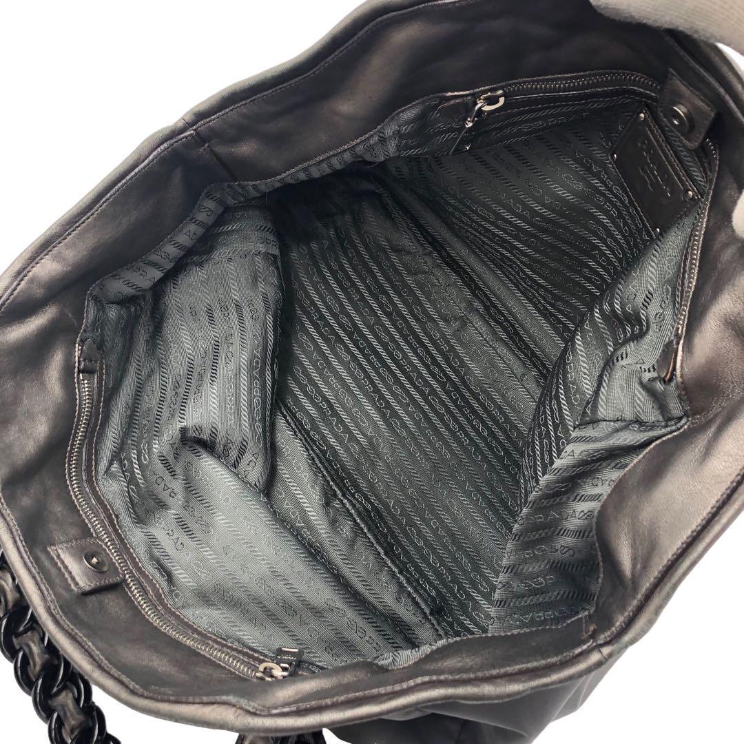美品 プラダ プラスチックチェーン オールレザー トートバッグ