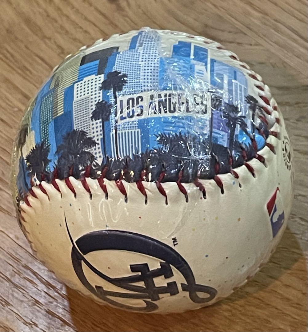 【球場限定レア】MLBドジャースシティコネクト　ダウンタウンローリングスボール