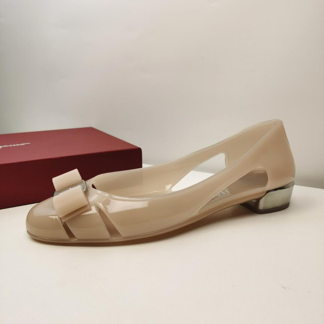 Ferragamo フェラガモ 果冻ジェリーシューズ ミルクティーベージュ