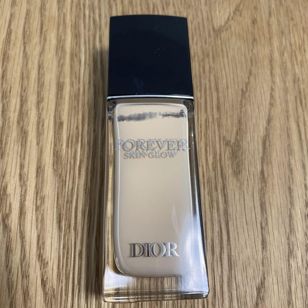 Dior フォーエバー スキン グロウ 0N