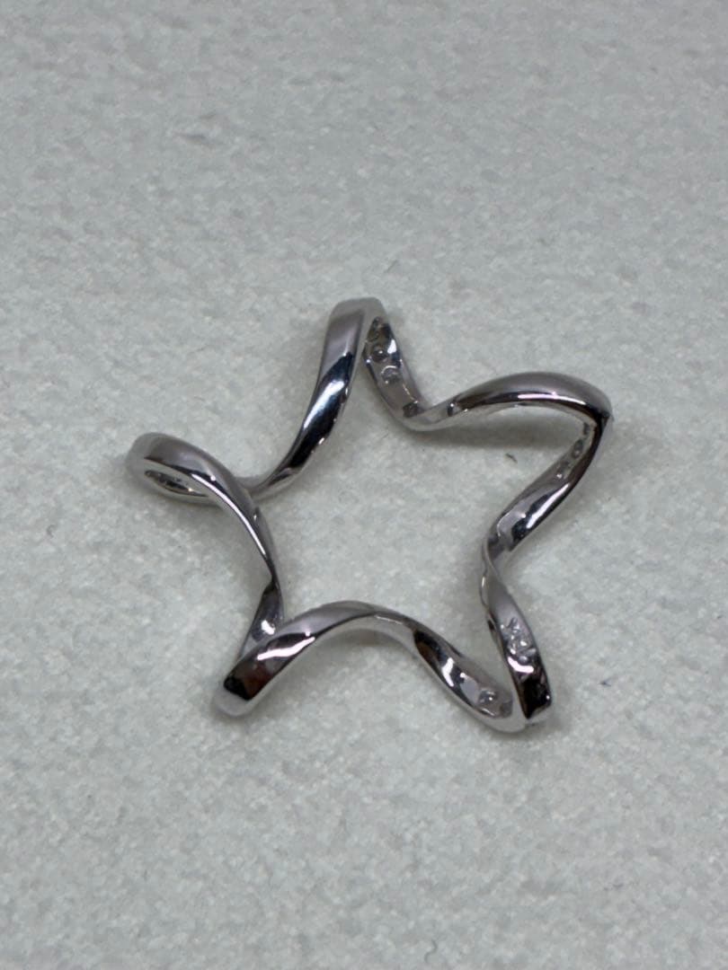 ダイヤモンド ペンダント