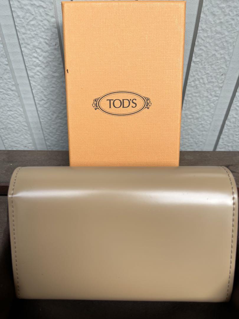 使いやすいTOD'S ベージュ 三つ折り財布