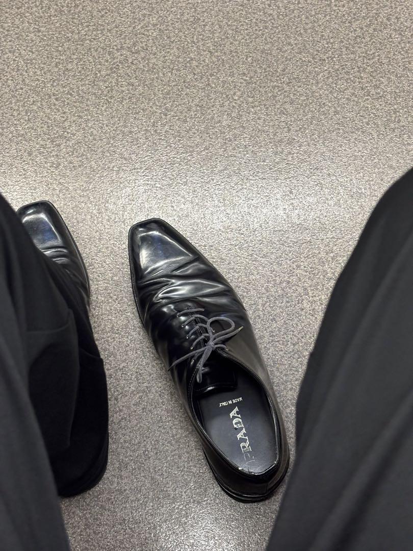 prada leather shoes ポインテッドトゥ　ローファー
