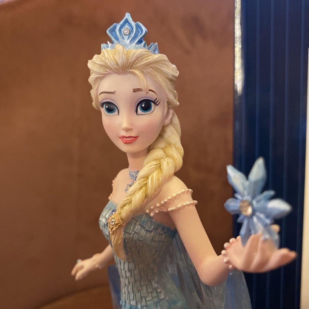 アナと雪の女王　エルサ　エネスコ製　フィギュア　ディズニー　ショーケース
