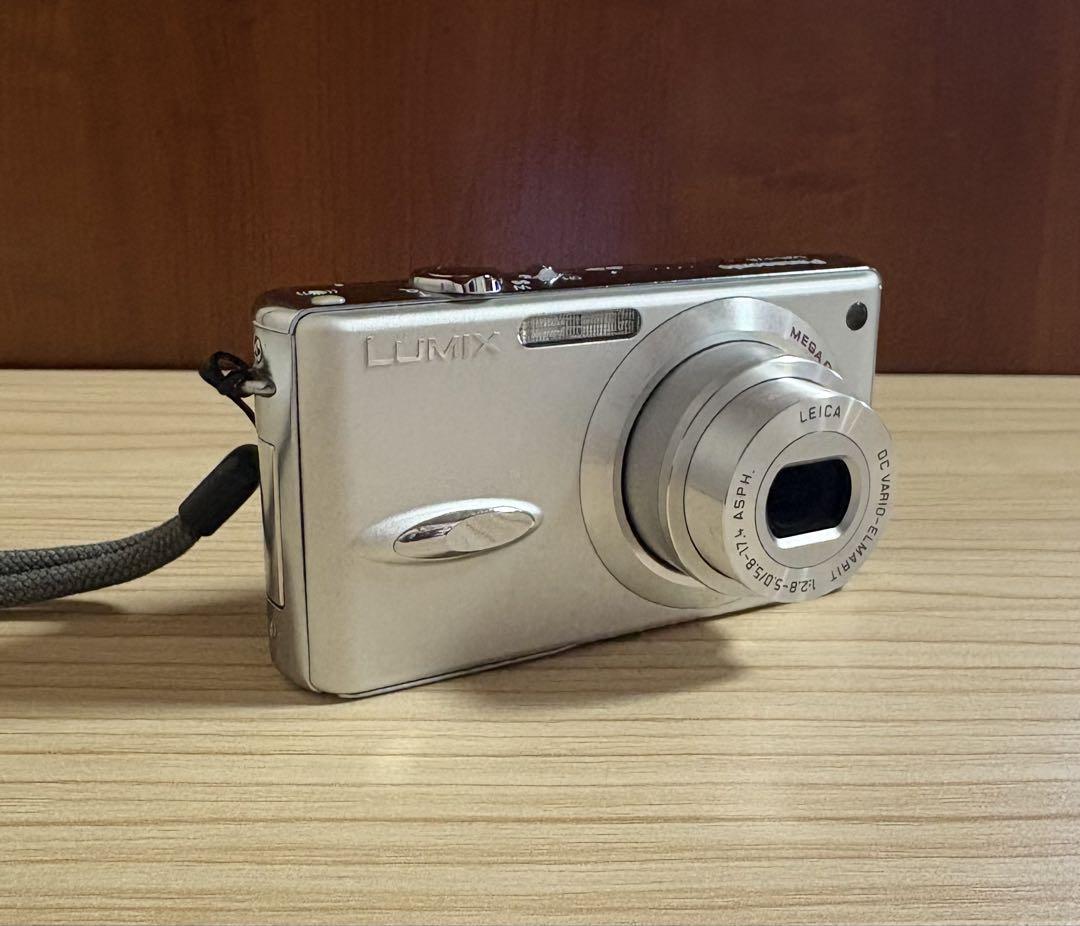 Panasonic Lumix dmc fx8デジタルカメラ 本体、付属品