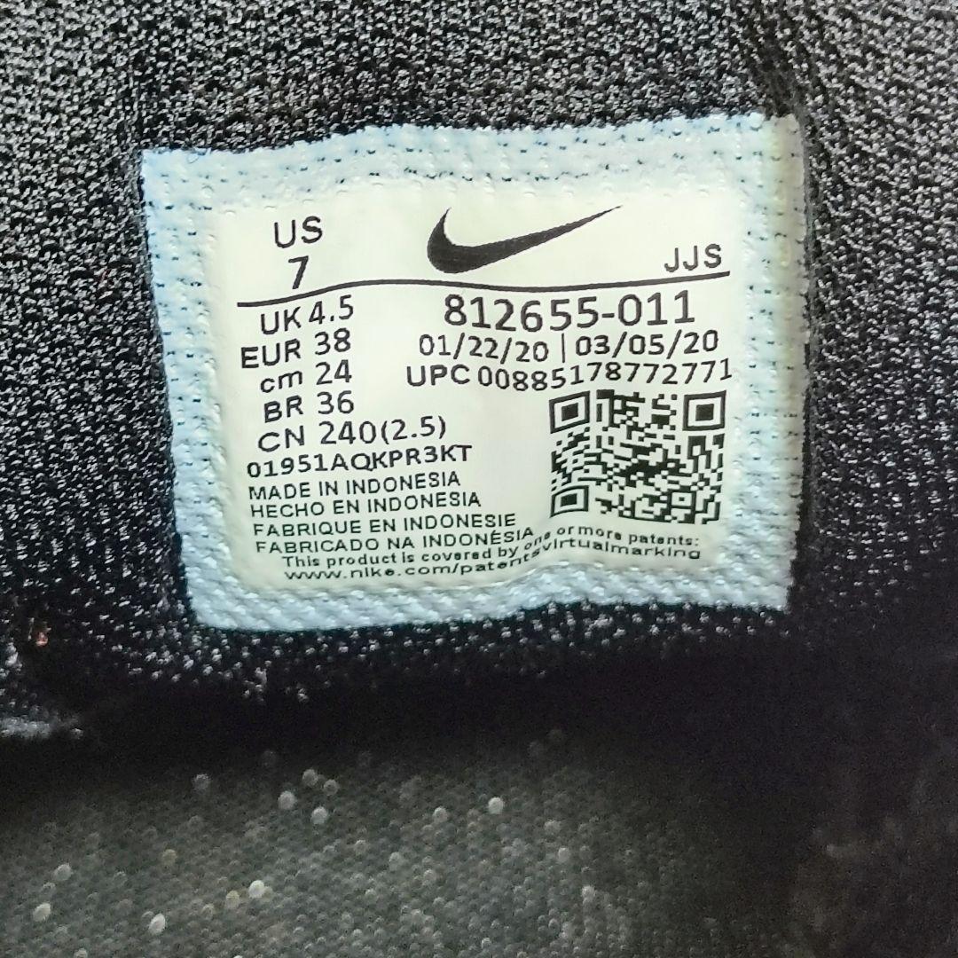 Nike ブラック スニーカー - メルカリ
