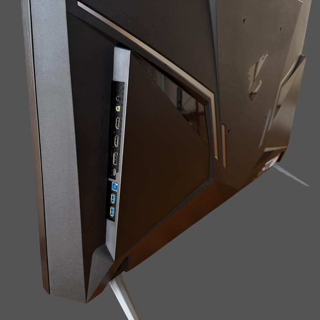 GIGABYTE AORUS FV43U Gaming Monitor GIGABYTE AORUS FV43U Gaming Monitor