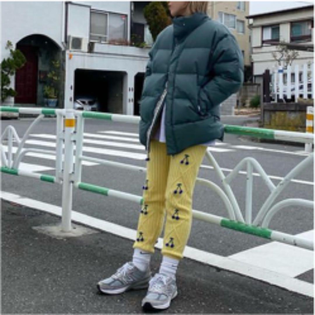 値下げ】【完売品】HOLIDAY さくらんぼ ニット パンツ