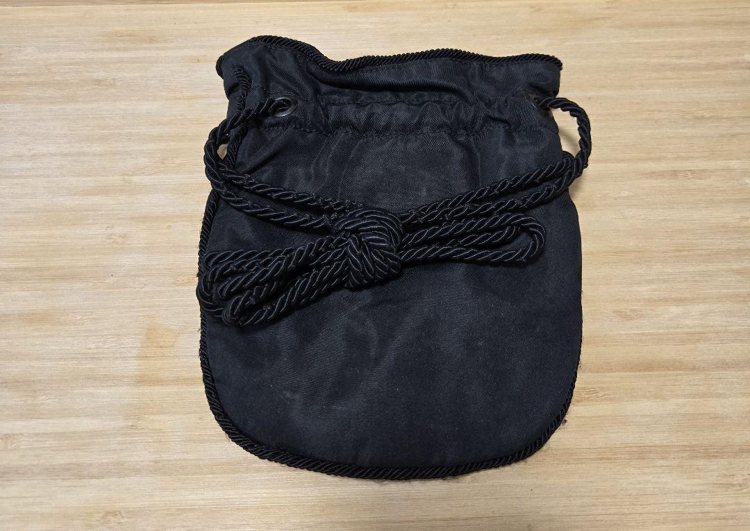 PRADA ビーズ刺繍 ブラックポーチ