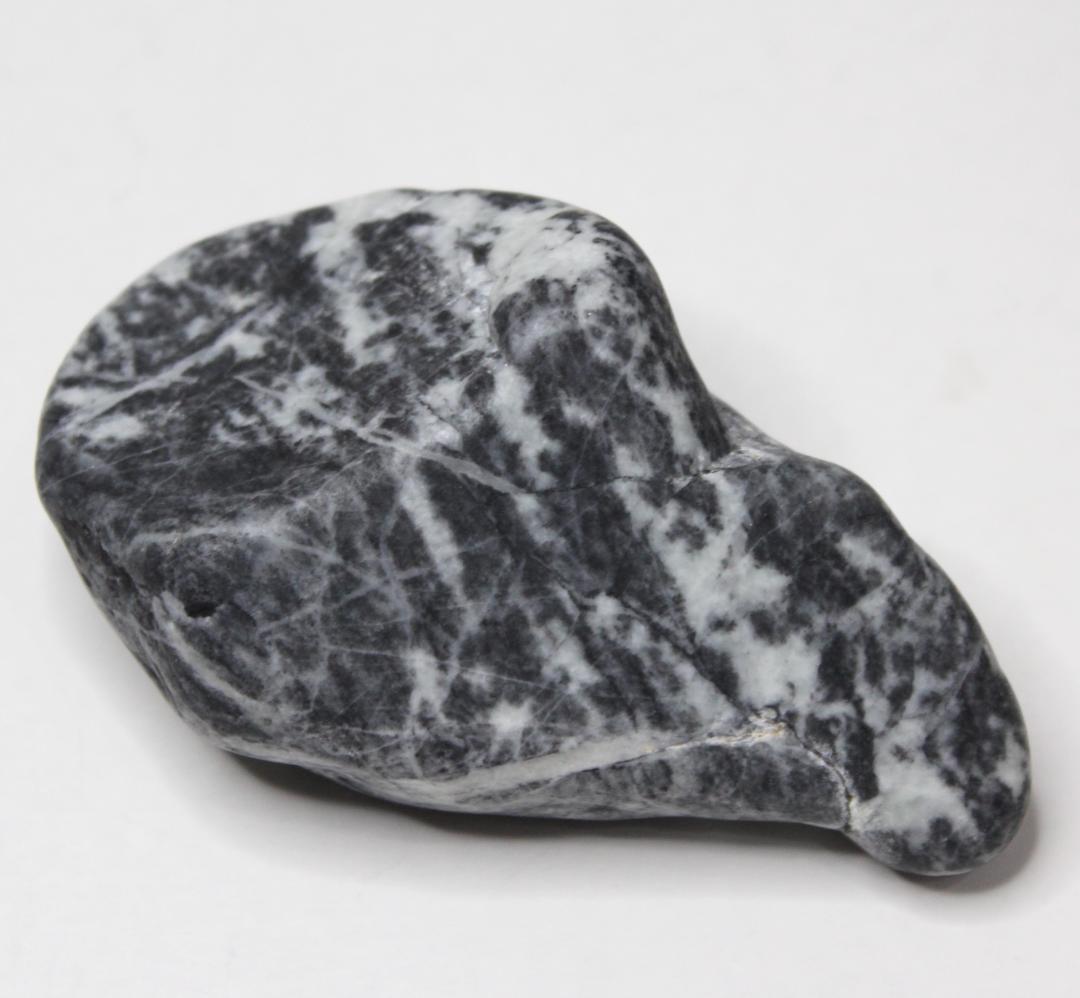糸魚川翡翠 黒翡翠 218.3g / 糸魚川 翡翠 原石