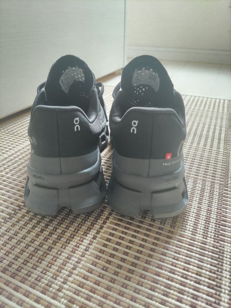 ON Cloudstratus ランニングシューズ ブラック