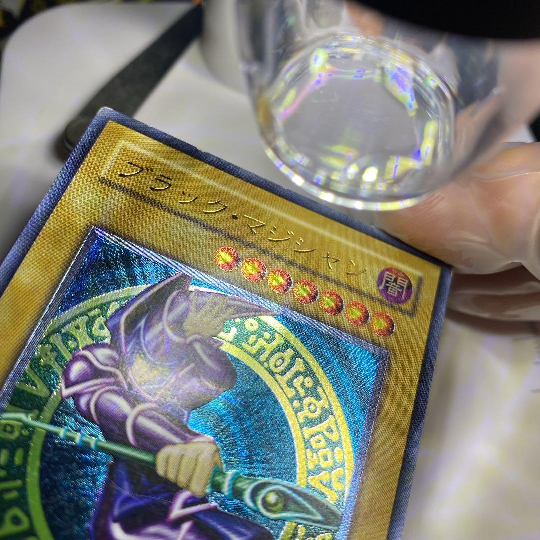 ブランド 新品 【美品】初期 遊戯王 ブラック・マジシャン レリーフ