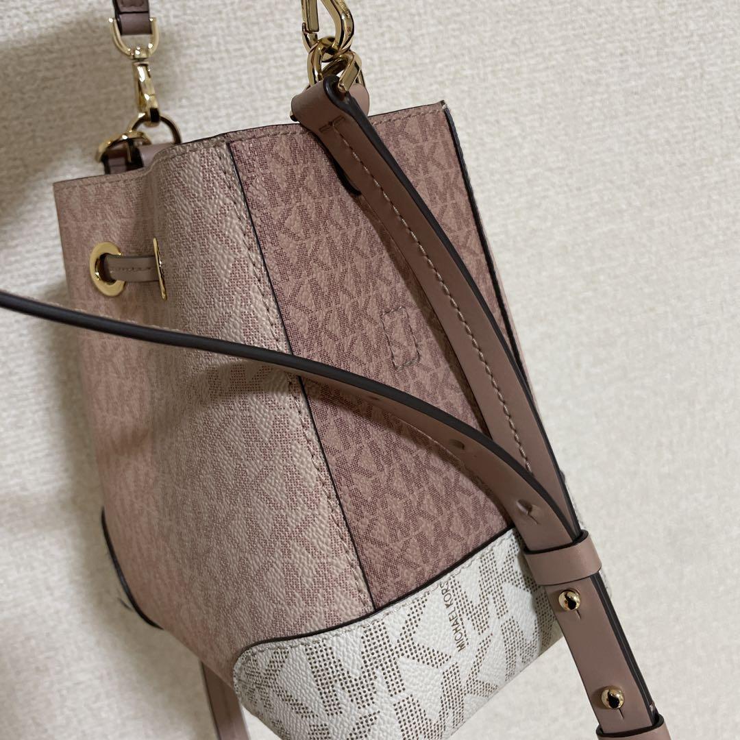 Oki✨プロフ必読様　MICHAEL KORS バケットバッグ ピンク