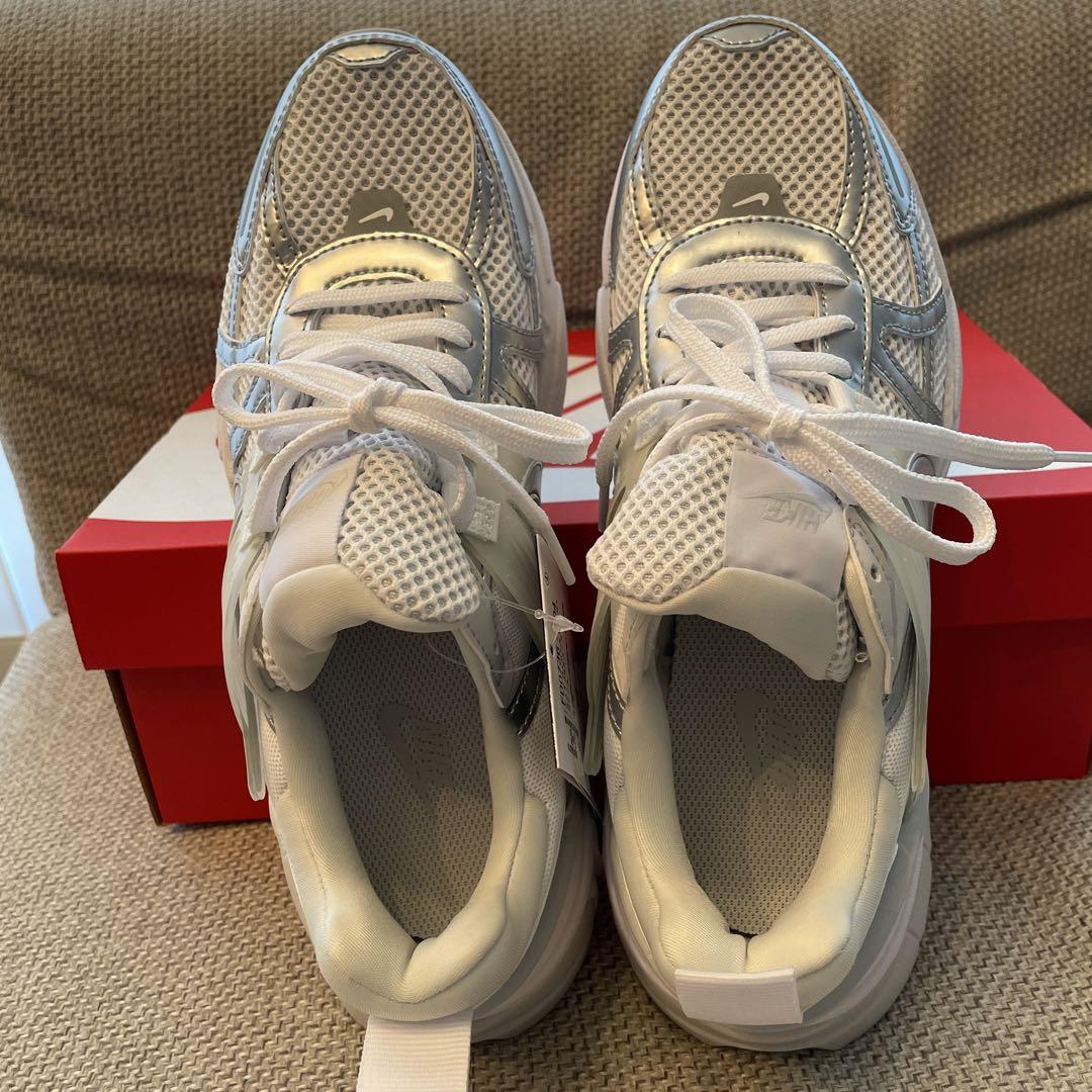 NIKE V2K RUN 24cm新品 靴