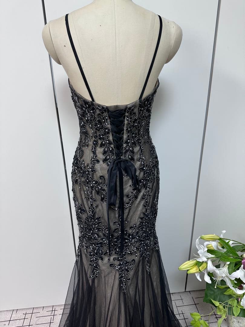 ビーズ刺繍入りブラックマーメイドドレス ビーズ刺繍入りブラックマーメイドドレス
