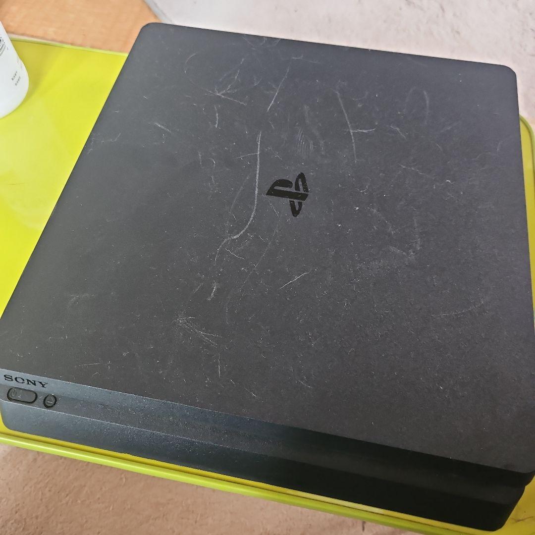 【中古品】SONY PlayStation 4 本体のみ