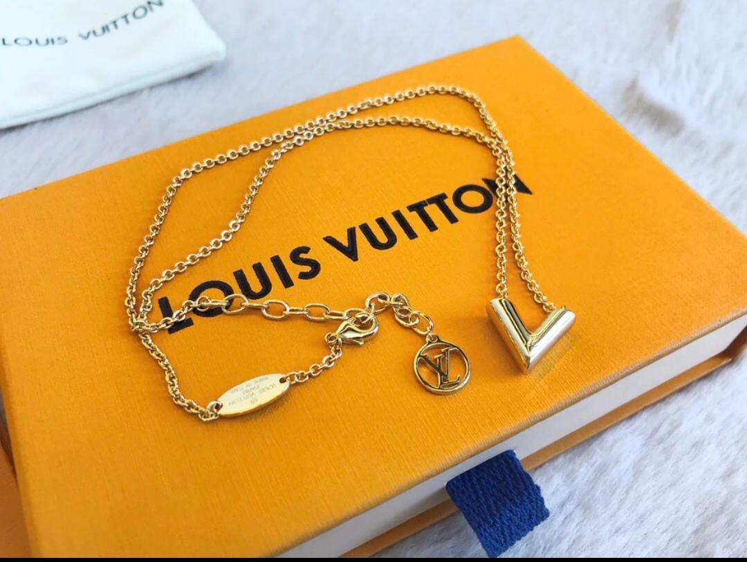 LOUIS VUITTON ゴールド V字型ネックレス LV ゴールド V字型ネックレス