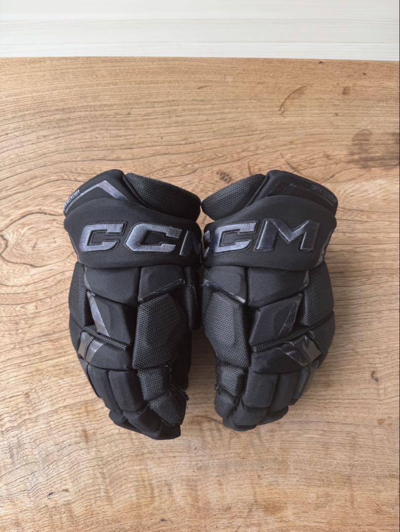 アイスホッケー グローブ ccm jetspeed ft6