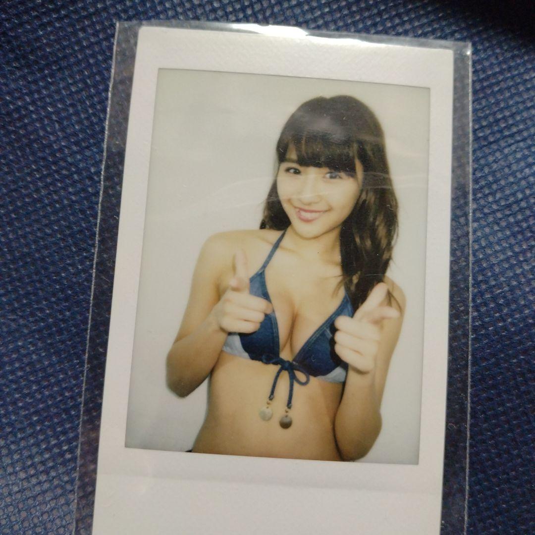 浅川梨奈 青いビキニのポラロイド写真 - メルカリ