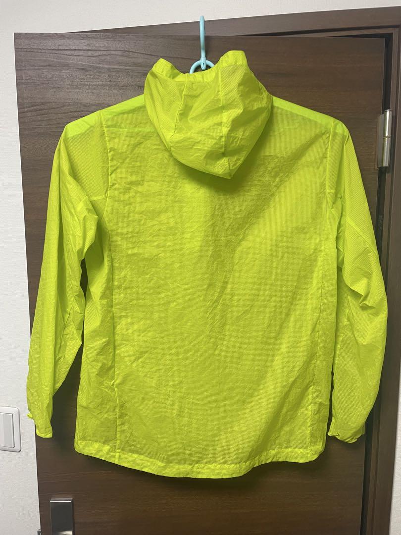 patagonia フーディニ　イエロー L